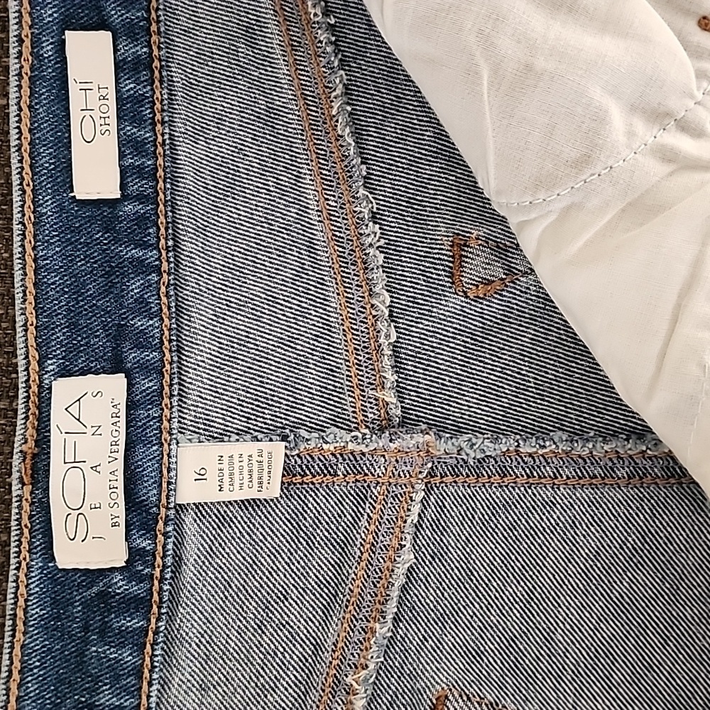 SOFIA VERGARA High Waisted Jean Shorts 16 Chi Distressed Frayed Plus Denim Short - Picture 7 of 9